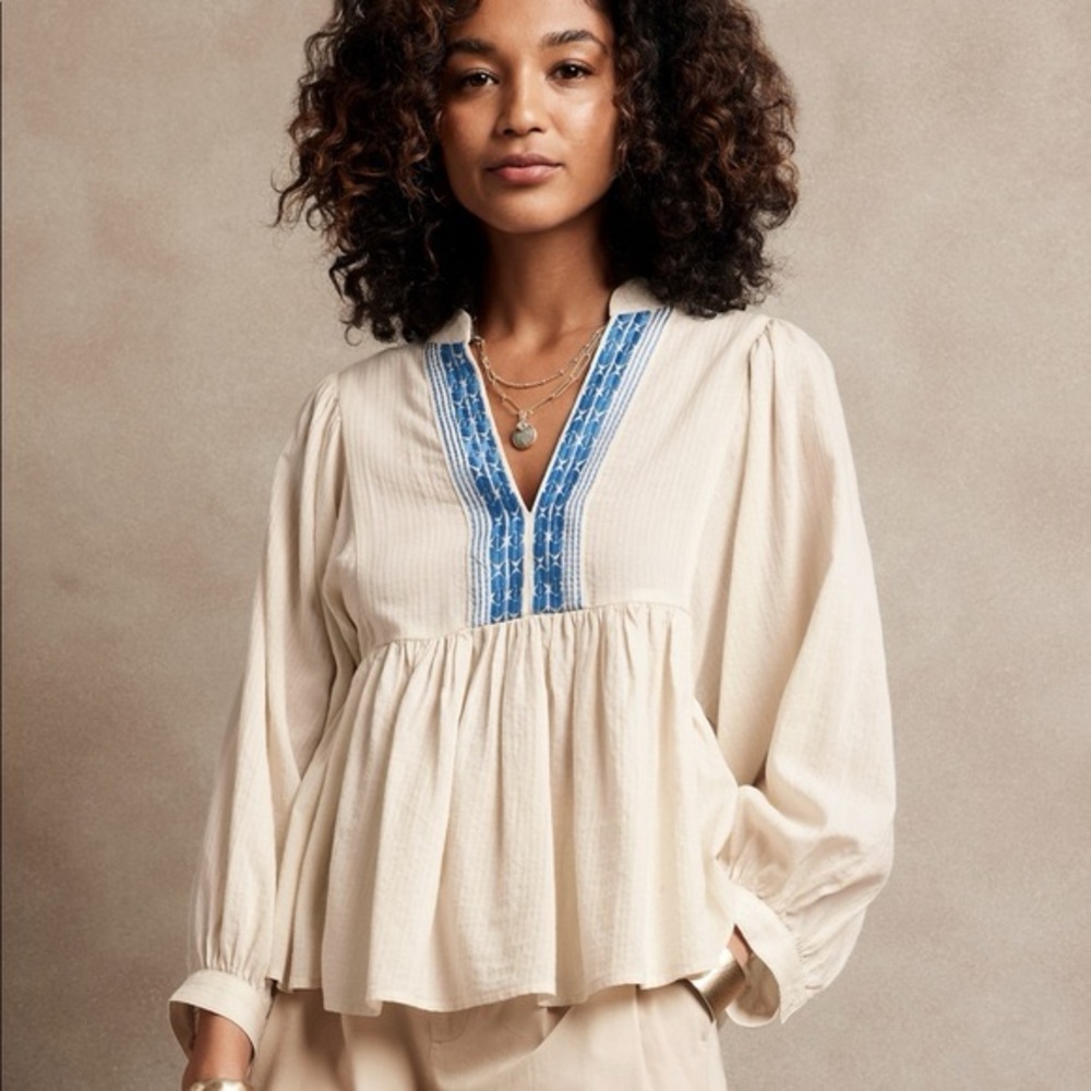 Banana Republic Ladies Blouse